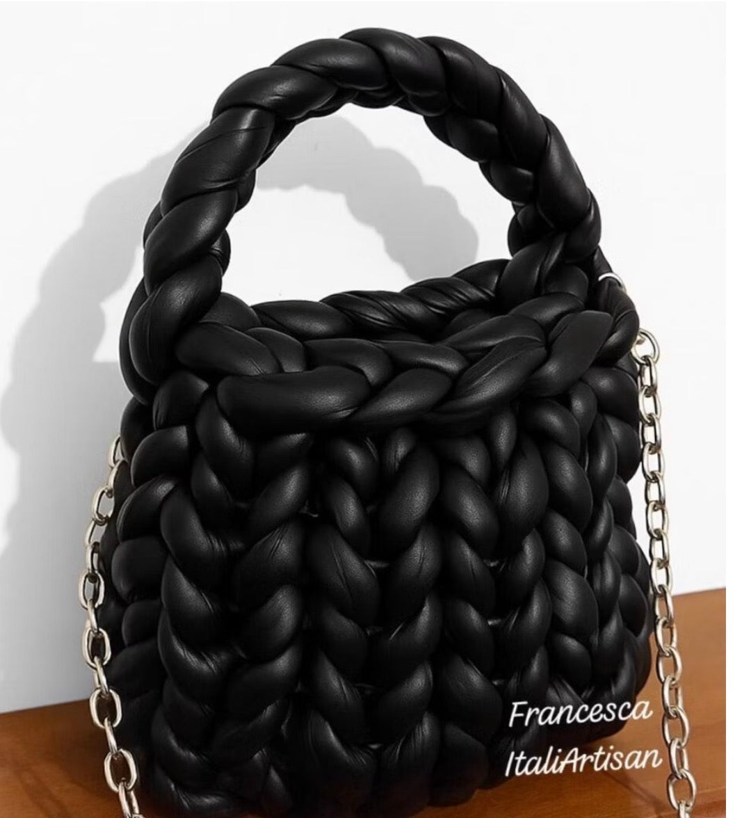 Gomitolone Bombix Leather